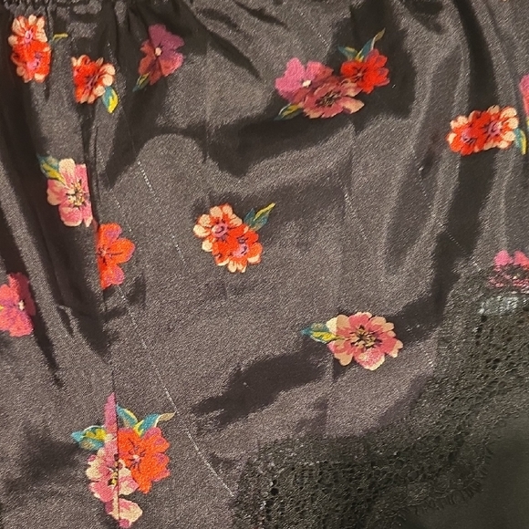 Victoria's Secret Black Floral Satin Lace Trim Tap Shorts Large - Picture 5 of 5